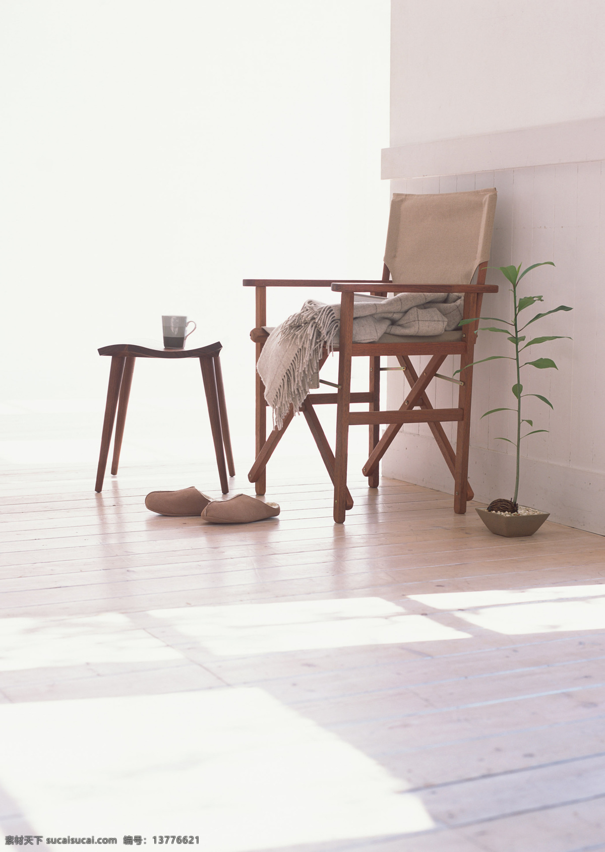 简约 室内设计 木地板 拖鞋 阳光 椅子 装饰素材