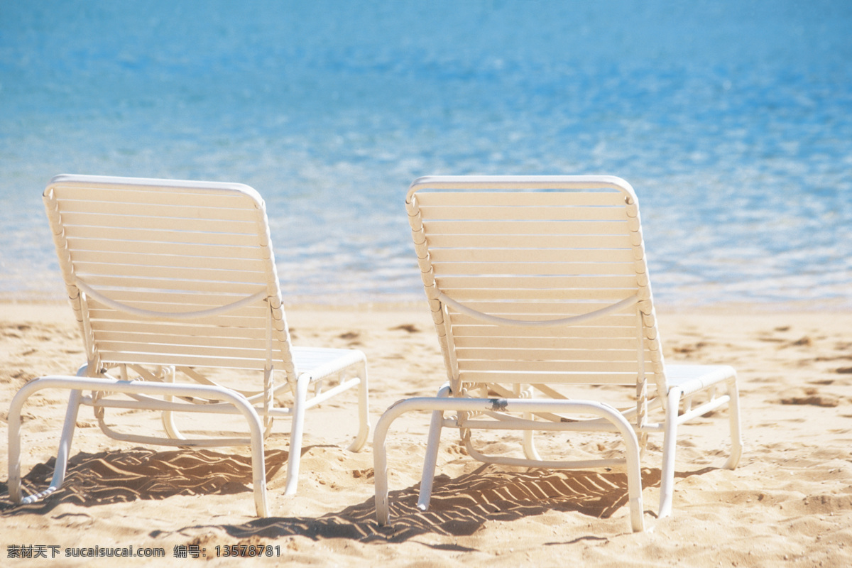 太阳椅 椅 海边 沙滩 晒太阳 凳子 旅游 度假 大海 海 海滩沙 海滩 椅子 沙滩椅 共享分素材 生活百科 生活素材