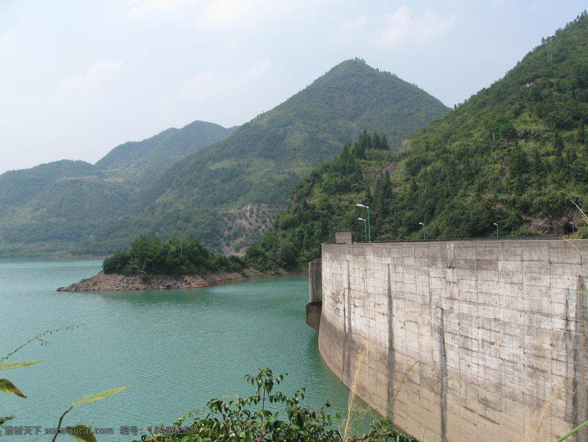 水库免费下载 湖水 路灯 旅游摄影 绿树 青山 群山 摄影图 水库 小草 浙江 坝 金华 武义 三笋坑 旅游风景 风景 生活 旅游餐饮