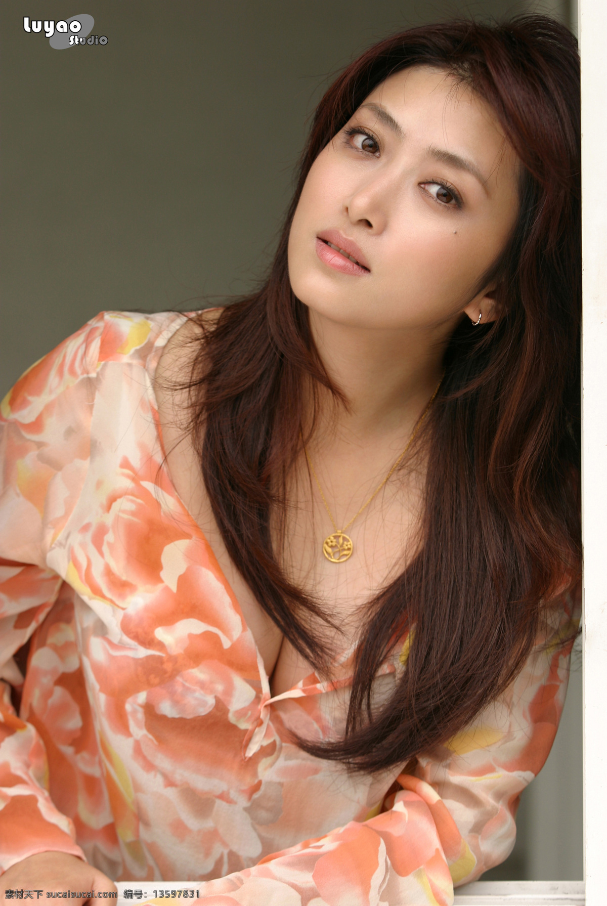 东北 美女图片 女明星 女演员 歌手 大陆女星 港台女星 日韩女星 欧美女星 人像 女孩 模特 长发 美腿 性感 时尚 妩媚 气质 妖娆 明星图片 人物图片