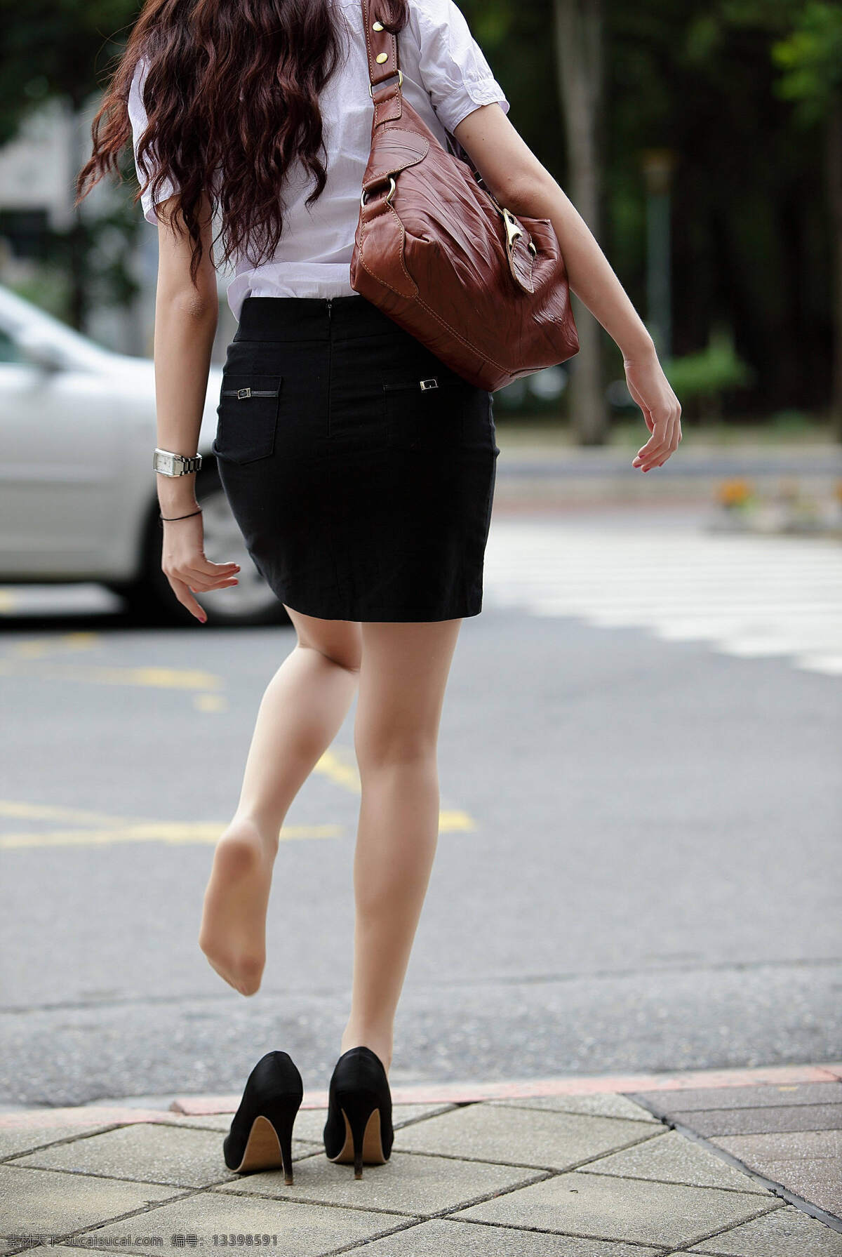 台湾美女龙龙 龙龙 台湾美女 ol 制服 外拍 黑高跟 肉色丝袜 长发 台湾模特 网拍模特 网络外拍美女 明星偶像 人物图库