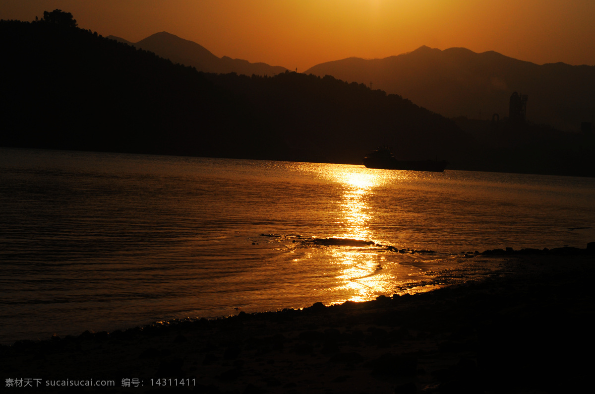 西江河 河边 日落 金色 水波 随走随摄 旅游摄影 自然风景
