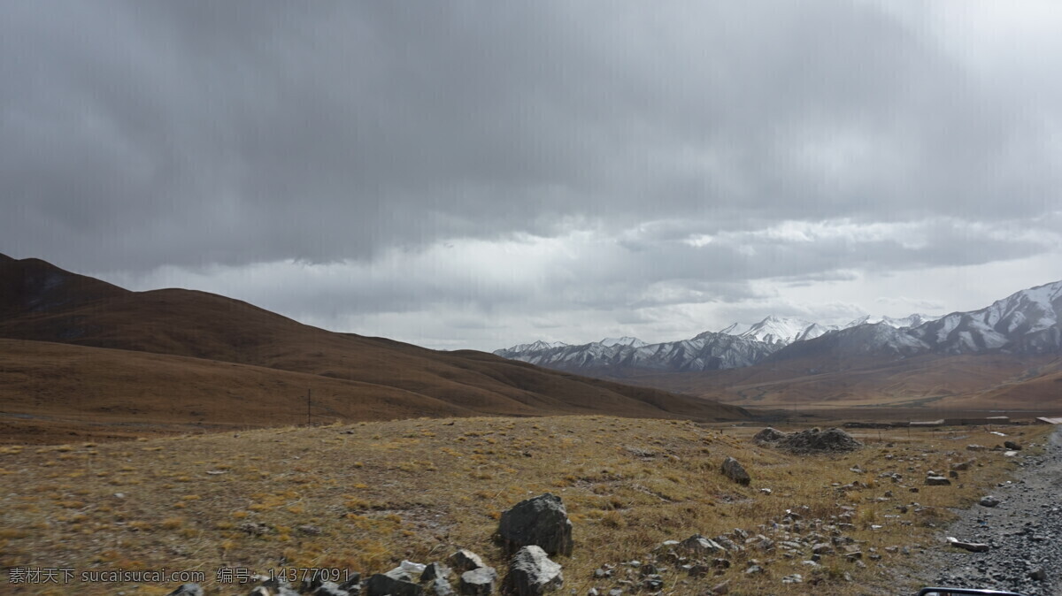 西北风光 大漠 青海 高原 戈壁滩 大漠风情 常年积雪 雪山 云朵 山脉 山脊 荒漠 荒凉 秋天 自然景观 自然风景