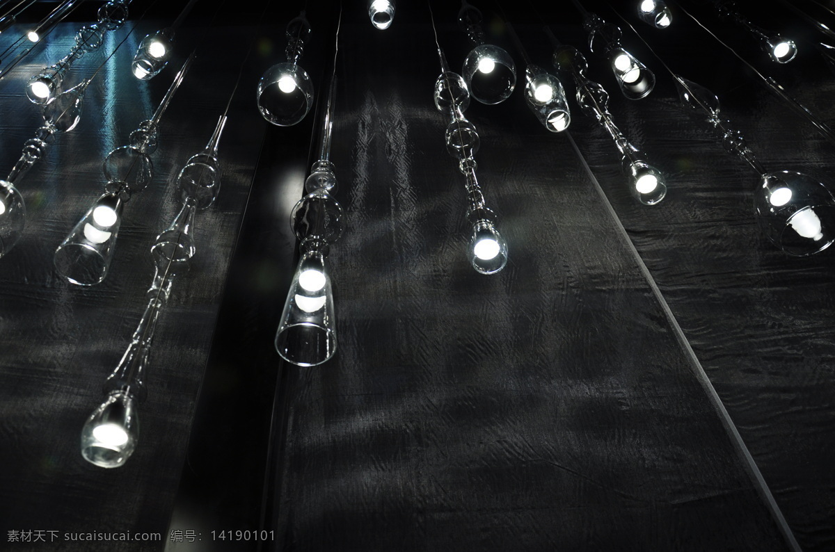 玻璃 灯饰 创意 吊灯 广州 生活百科 生活素材 艺术 玻璃灯饰 设计周 展览 家居装饰素材 灯饰素材